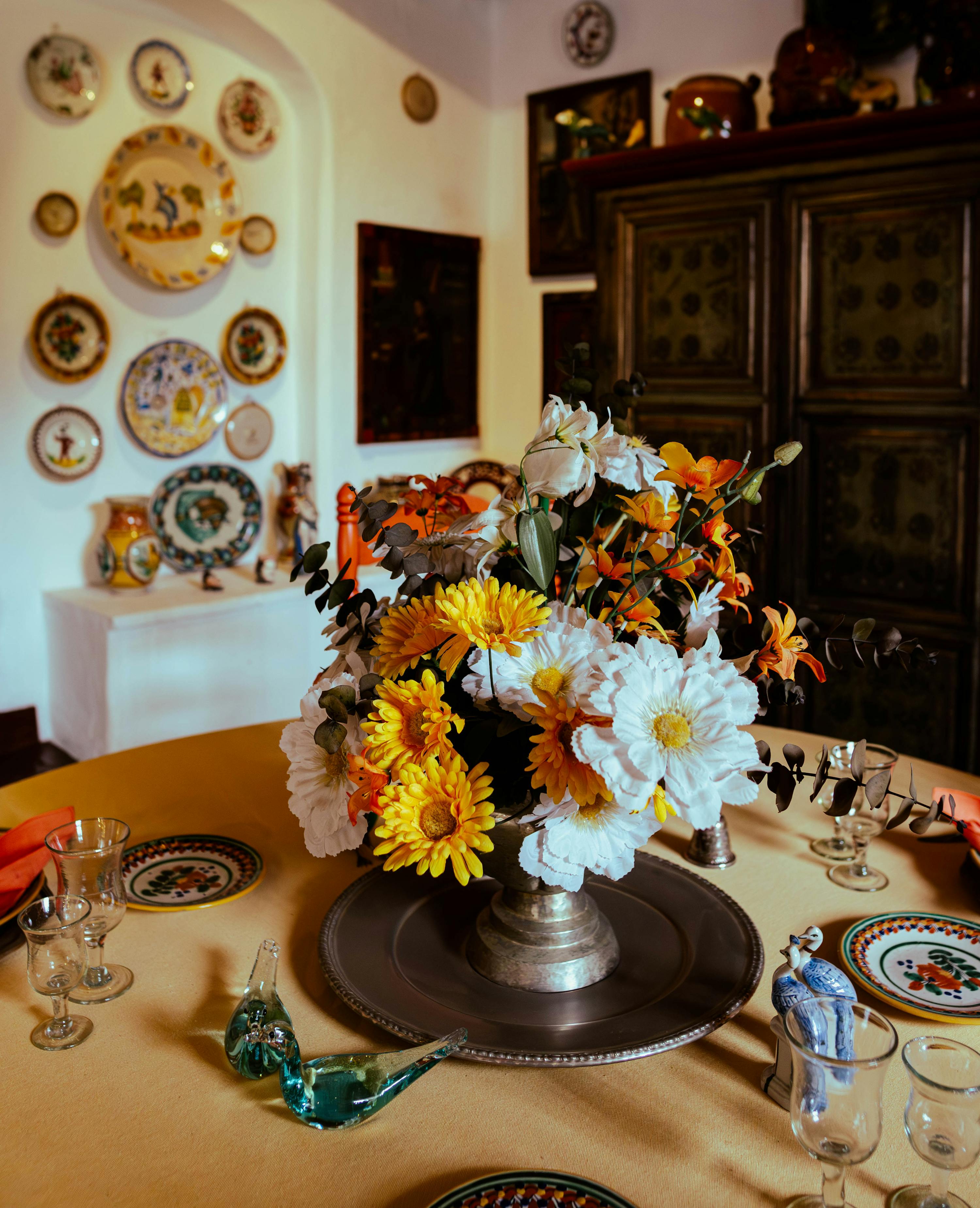 THE DECORATED INTERIOR